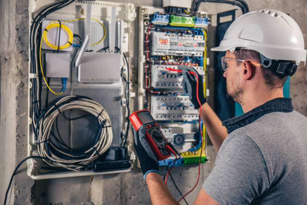 Best Circuit Breaker Repair  in East Bronson, FL